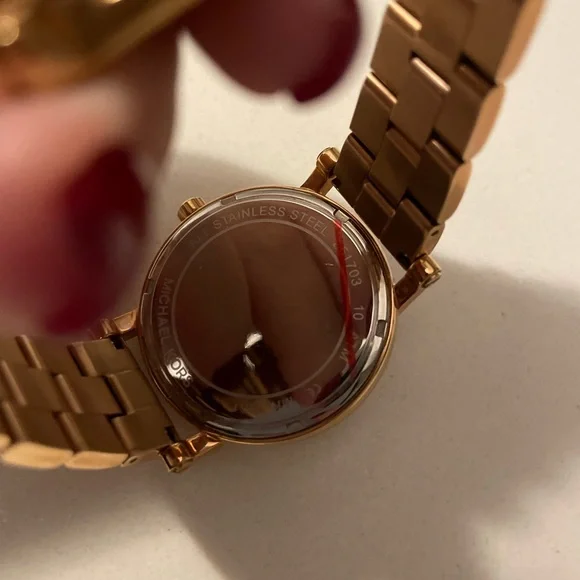 Michael Kors Rose Gold Watch - Picture 3 of 4
